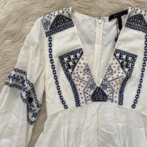 BCBGMaxAzria White Blue Embroidered Long Bell Sleeve Asymmetrical Shirt Blouse - Picture 2 of 8
